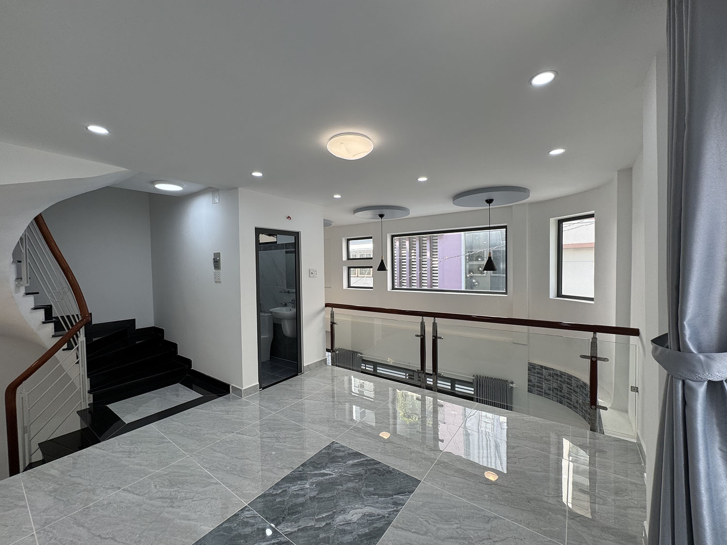 Siêu phẩm biệt thự mini góc 2 mặt tiền, 3 lầu, xây mới 100%, hẻm đẹp khu cao cấp Lê Văn Sỹ, Quận 3